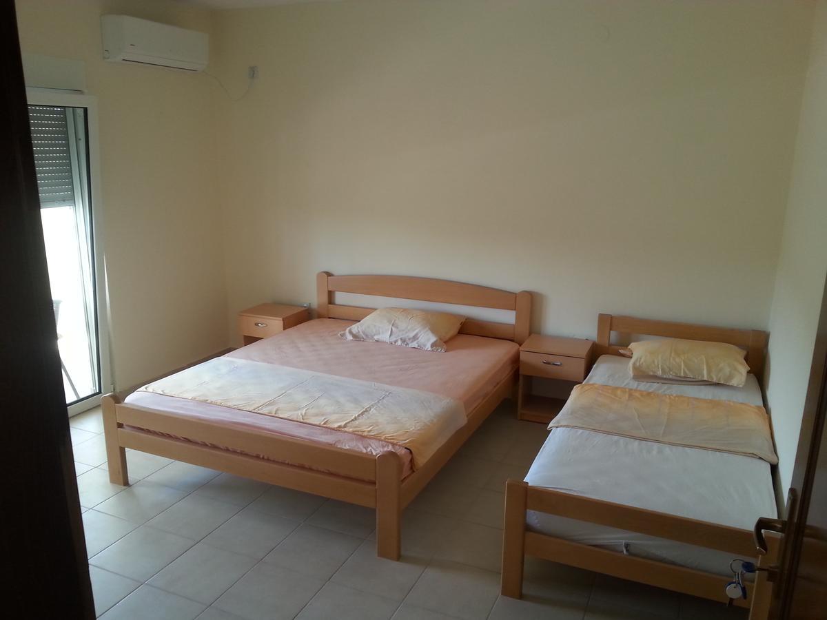 Korac Apartments Улцин Екстериор снимка