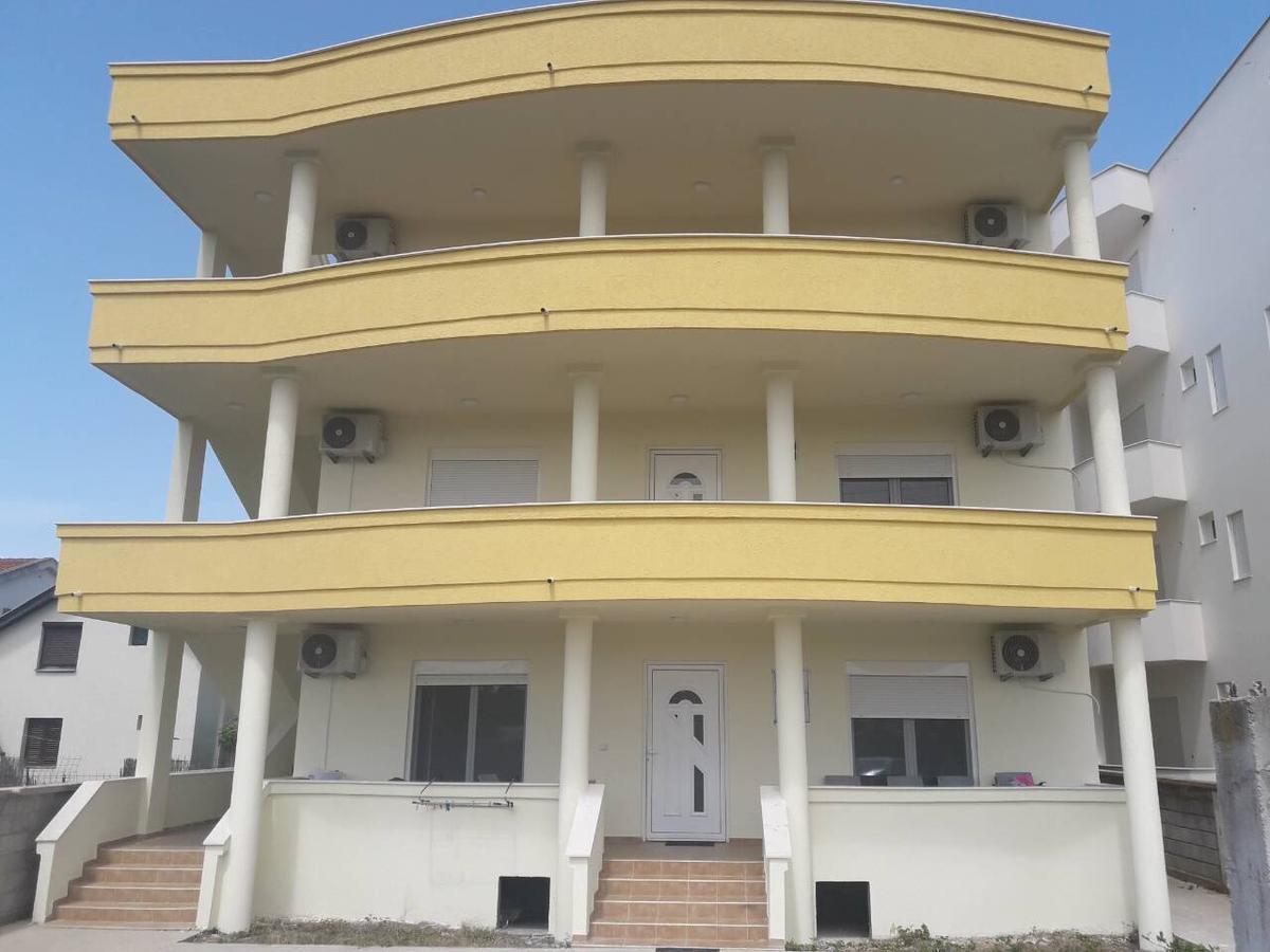 Korac Apartments Улцин Екстериор снимка