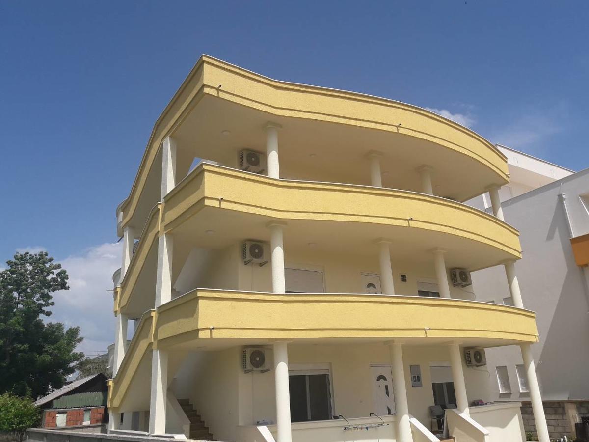 Korac Apartments Улцин Екстериор снимка