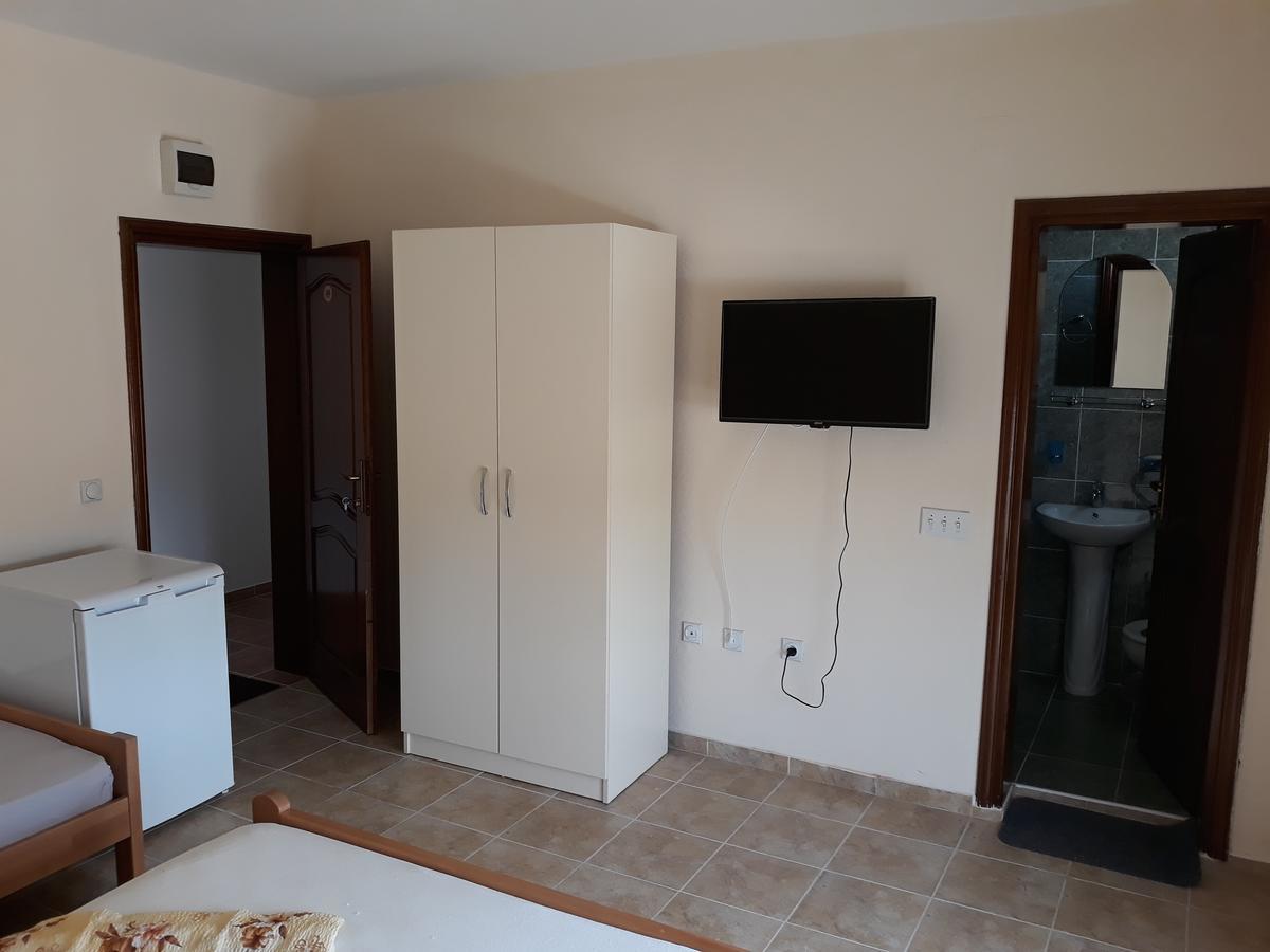 Korac Apartments Улцин Екстериор снимка