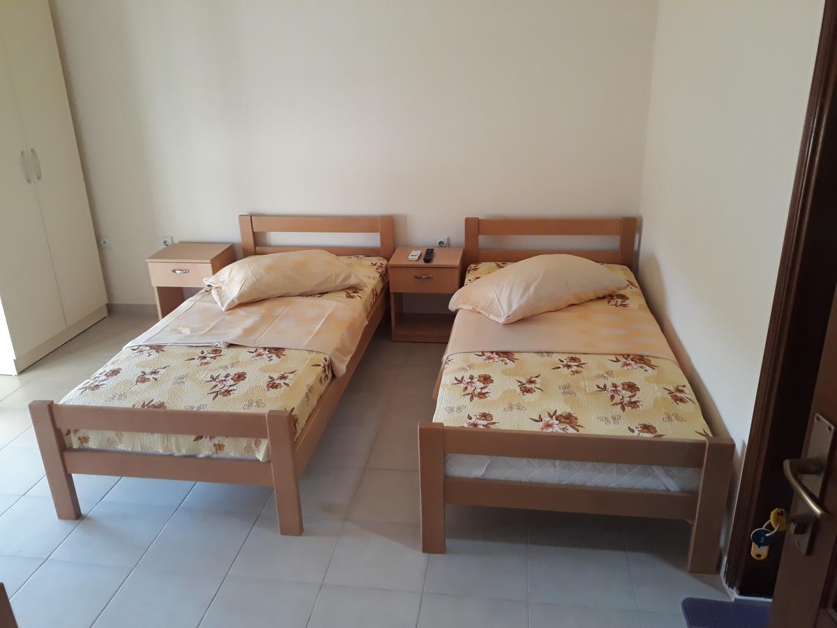 Korac Apartments Улцин Екстериор снимка