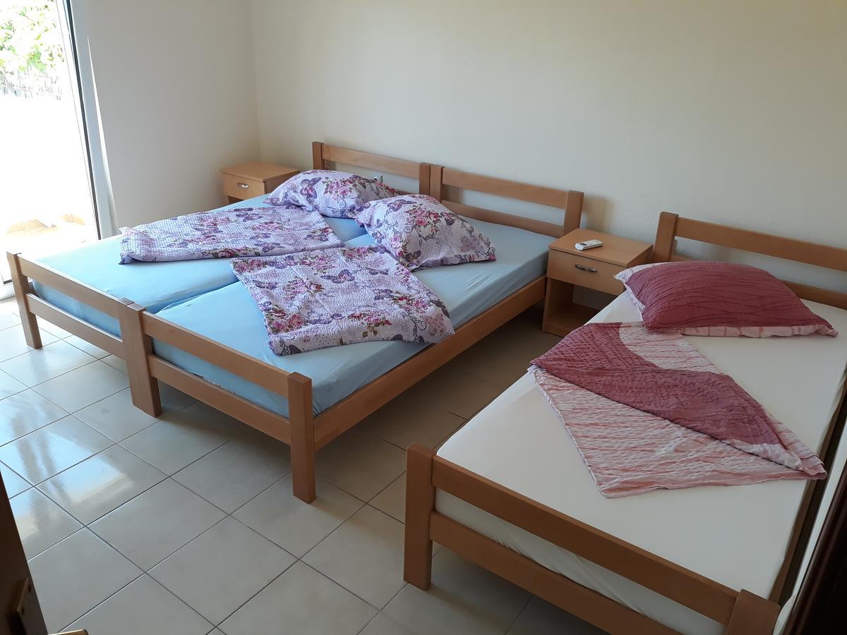 Korac Apartments Улцин Екстериор снимка